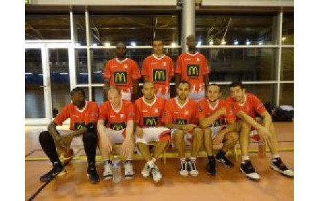 LES SENIORS DOMINENT B.O.SAVOIE... ET CHAMPIONNAT